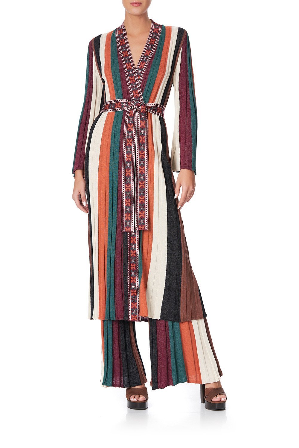 FLARED SLEEVE KNIT ROBE PAVED IN PAISLEY