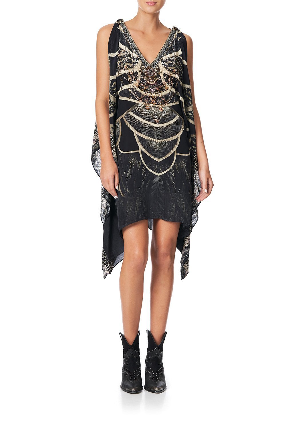 KAFTAN WITH BUTTON UP SLEEVES UNDER A FULL MOON