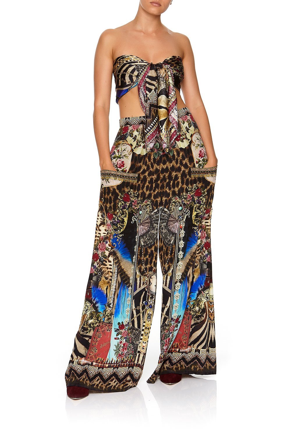 SQUARE SCARF STRONGER TOGETHER