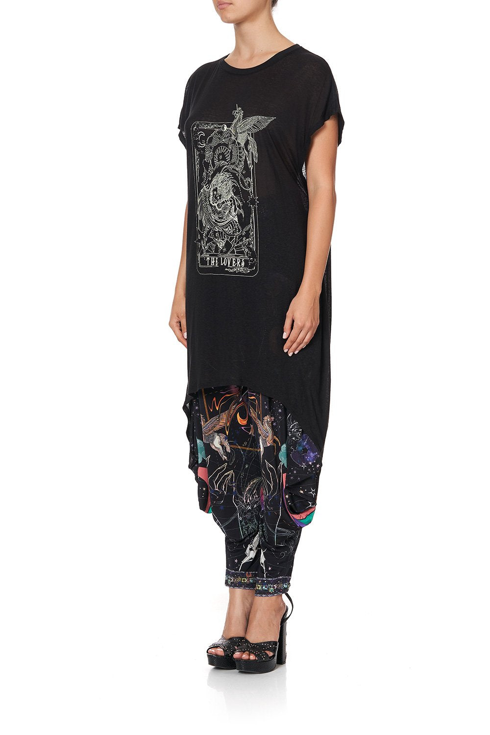 LONG SCOOP BACK HEM T-SHIRT MOONLIT MUSINGS