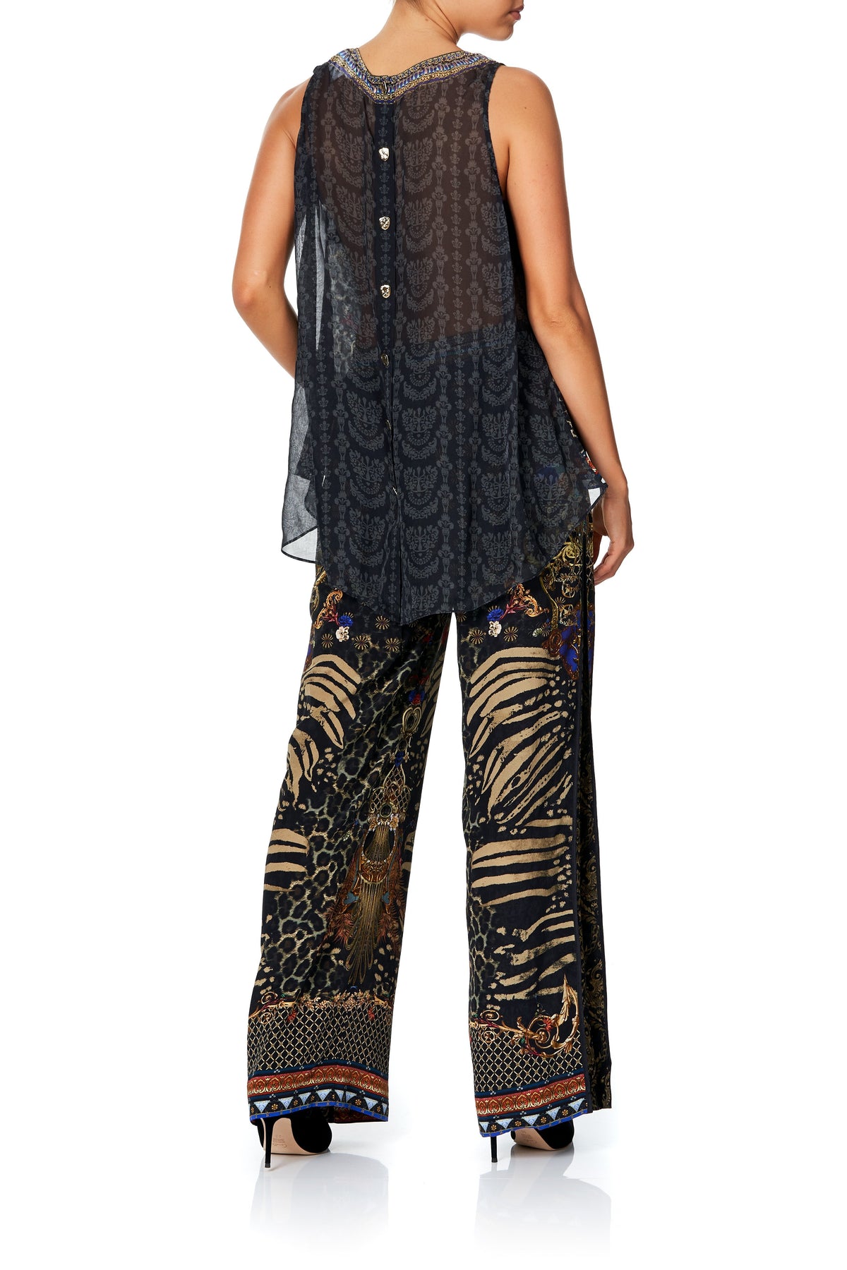 BUTTON BACK TOP THE NIGHT WE MET