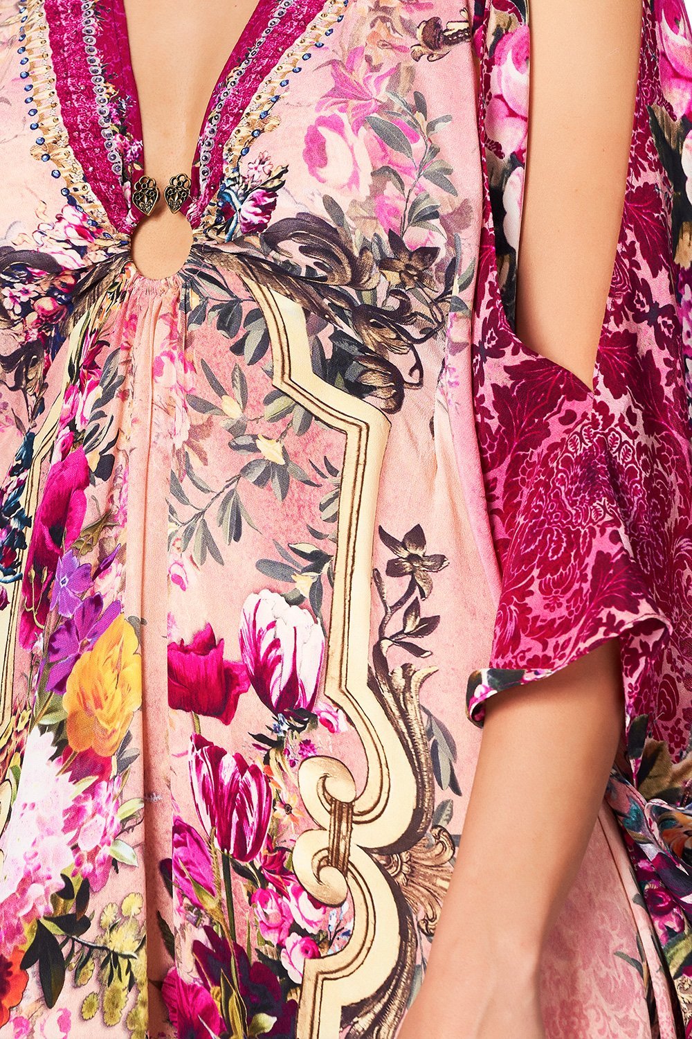 CAMILLA SPLIT SLEEVE KAFTAN W HARDWARE LA BELLE