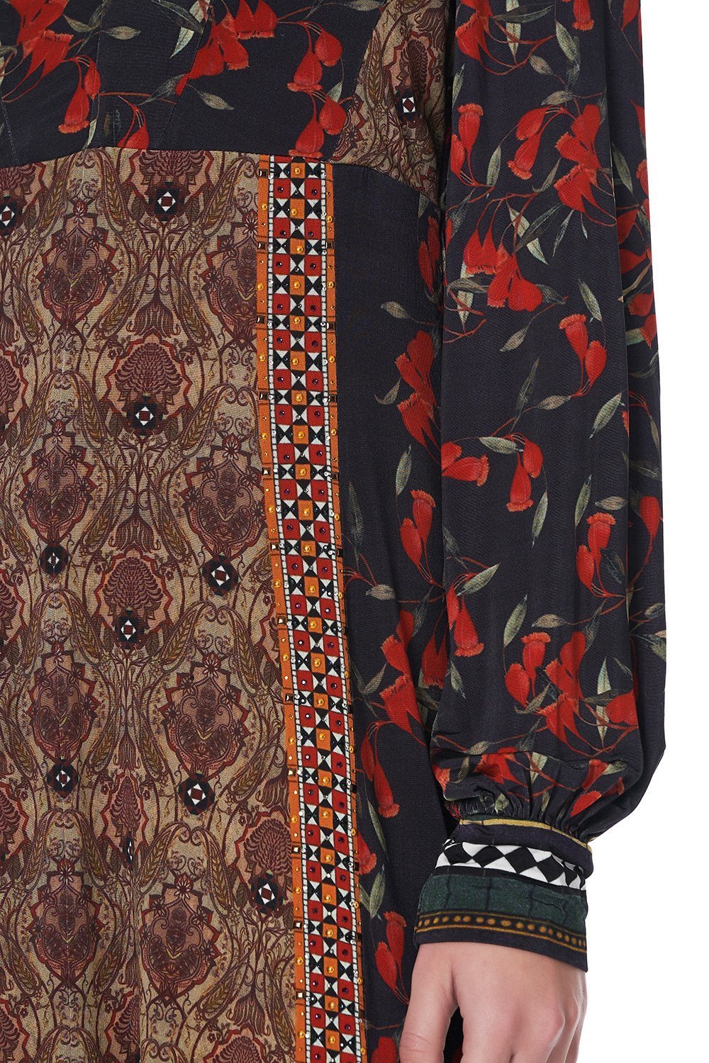 V NECK JERSEY DRESS WITH TUCK DETAIL PAVED IN PAISLEY