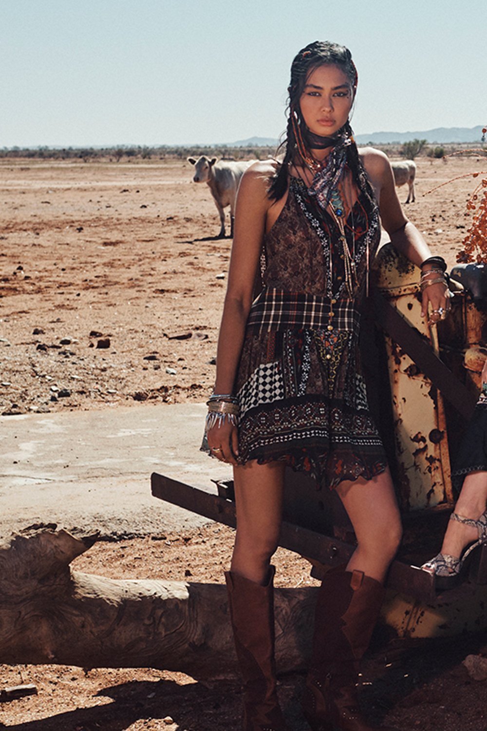 SHORT DRESS WITH SHAPED WAISTBAND PAVED IN PAISLEY