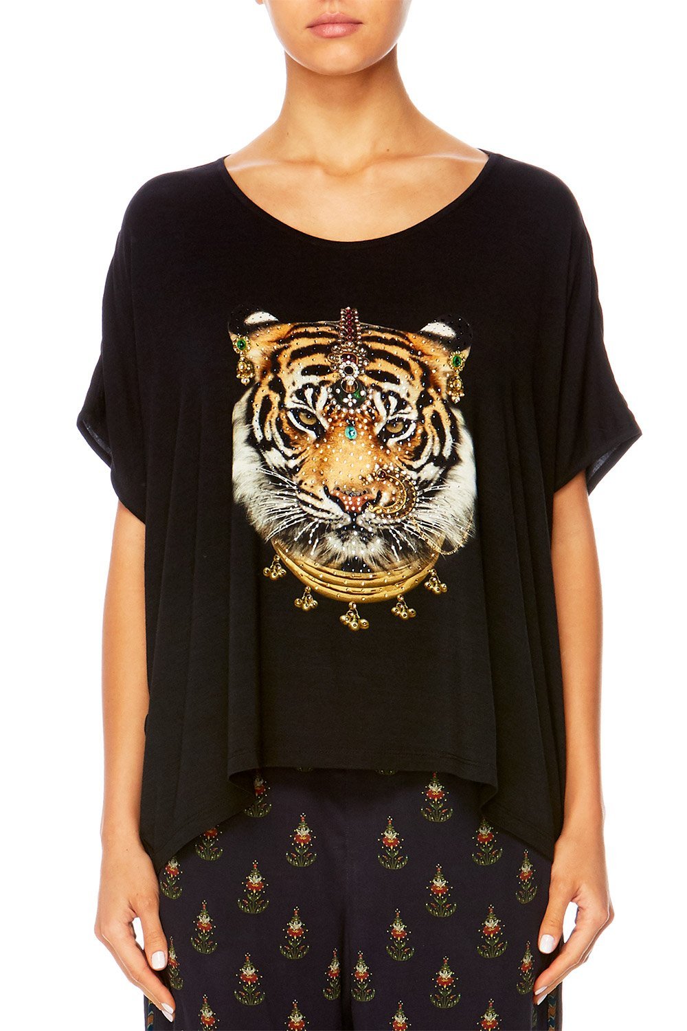 BLACK ROUND NECK TEE