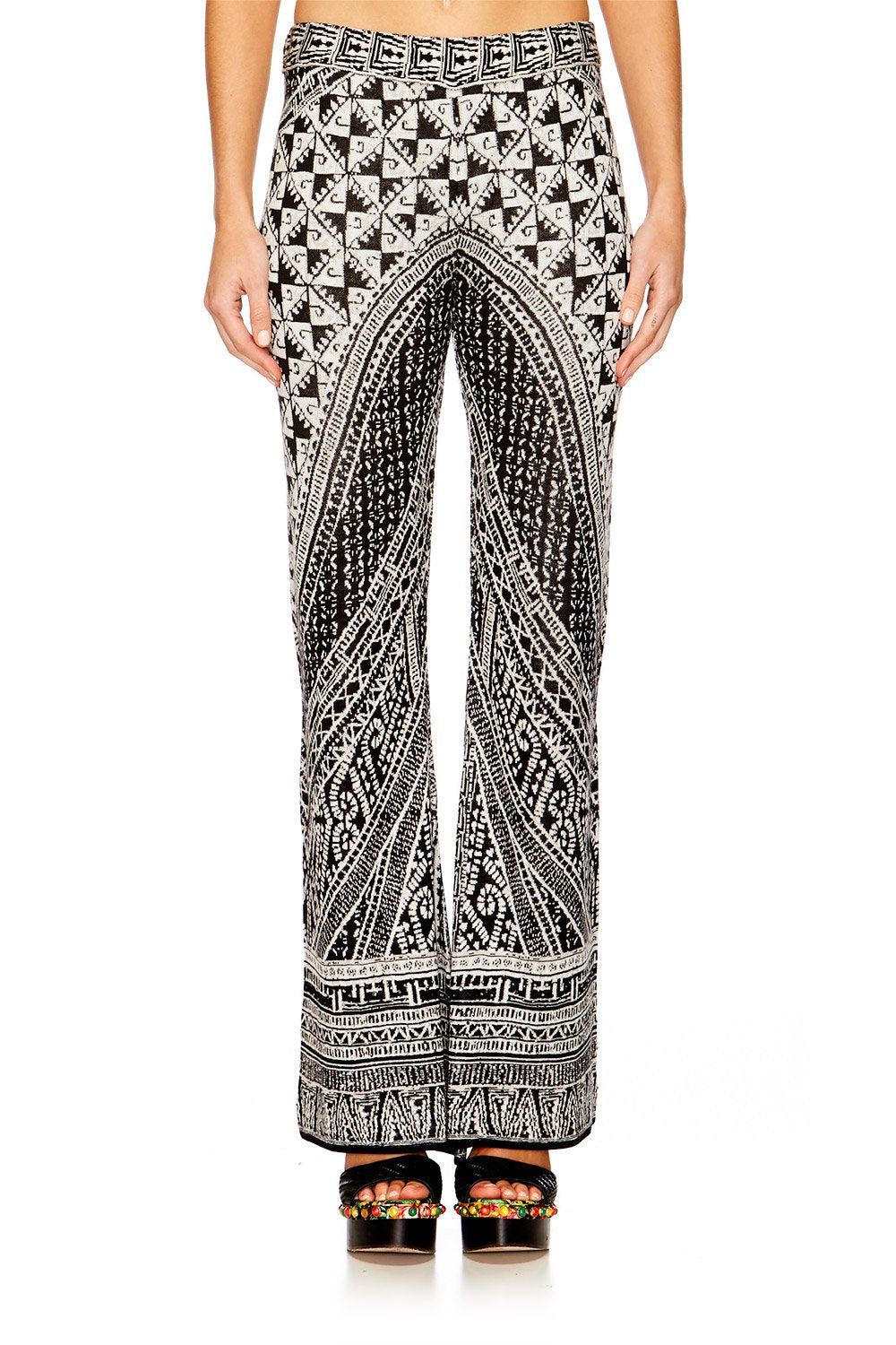 HANGING AROUND FLARED KNIT PANT