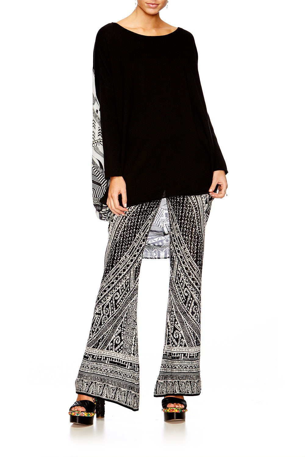 HANGING AROUND FLARED KNIT PANT