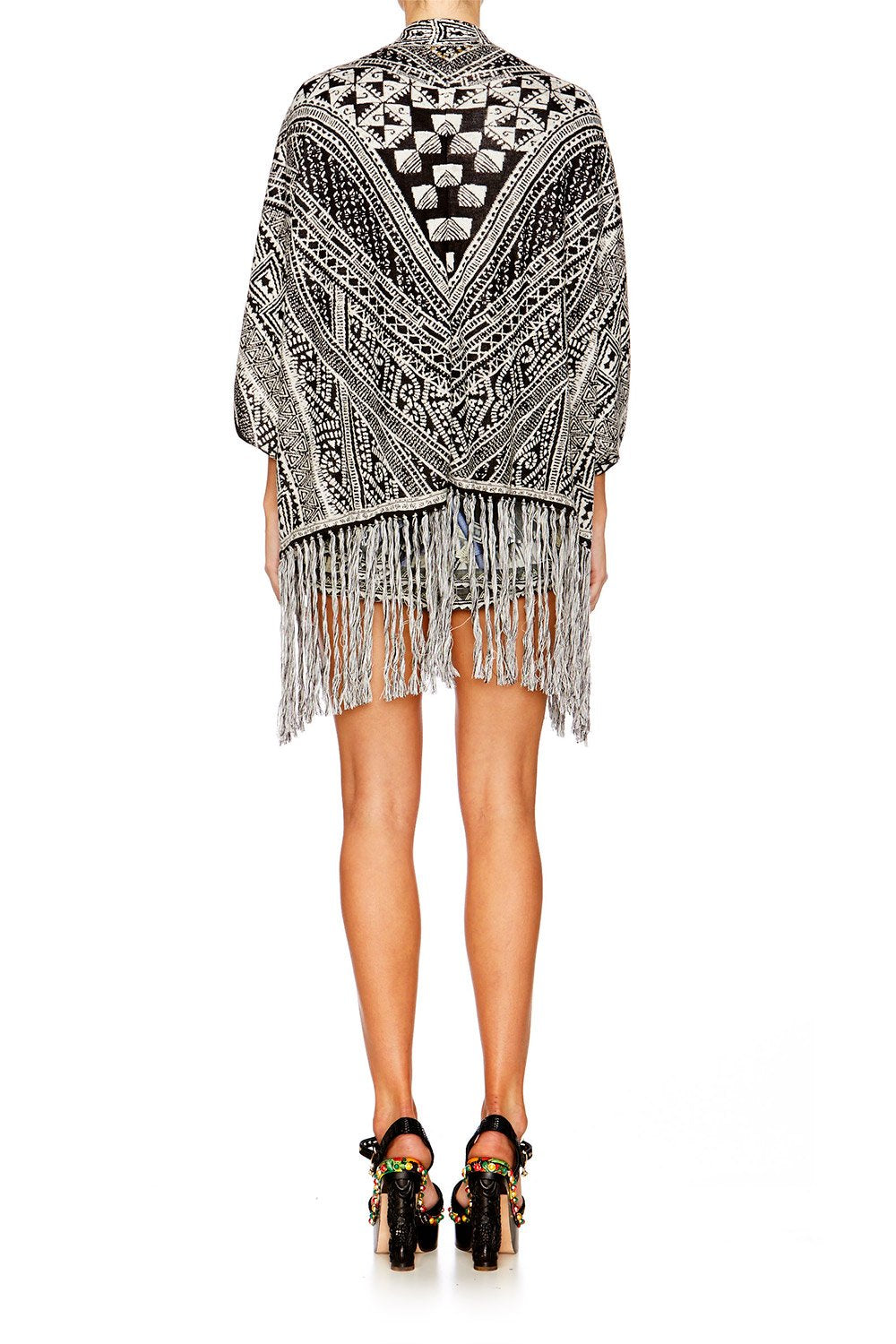 HANGING AROUND PONCHO W FRINGING