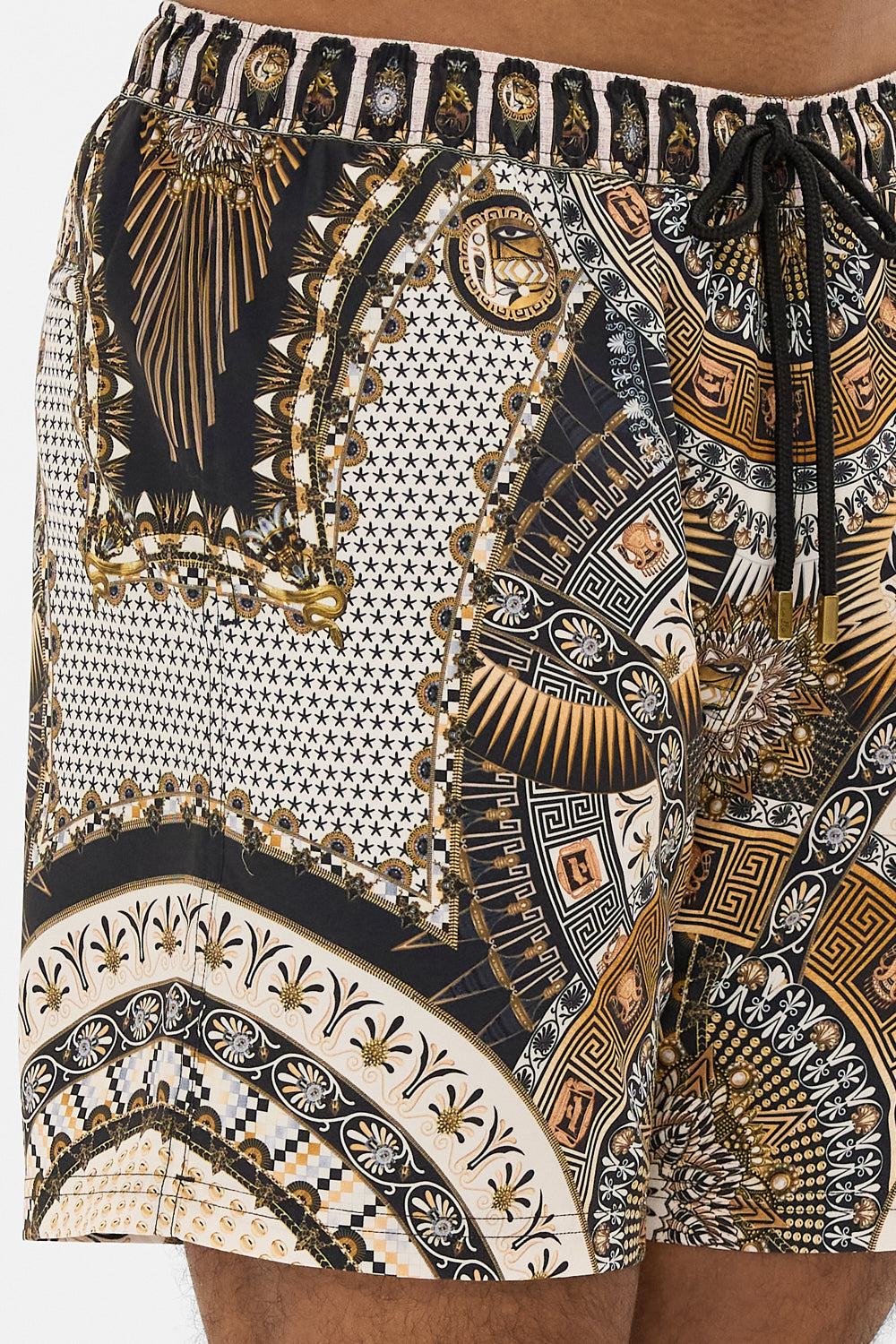 The CAMILLA CLASSIC TEE LIVING IN COLOUR in our  print.