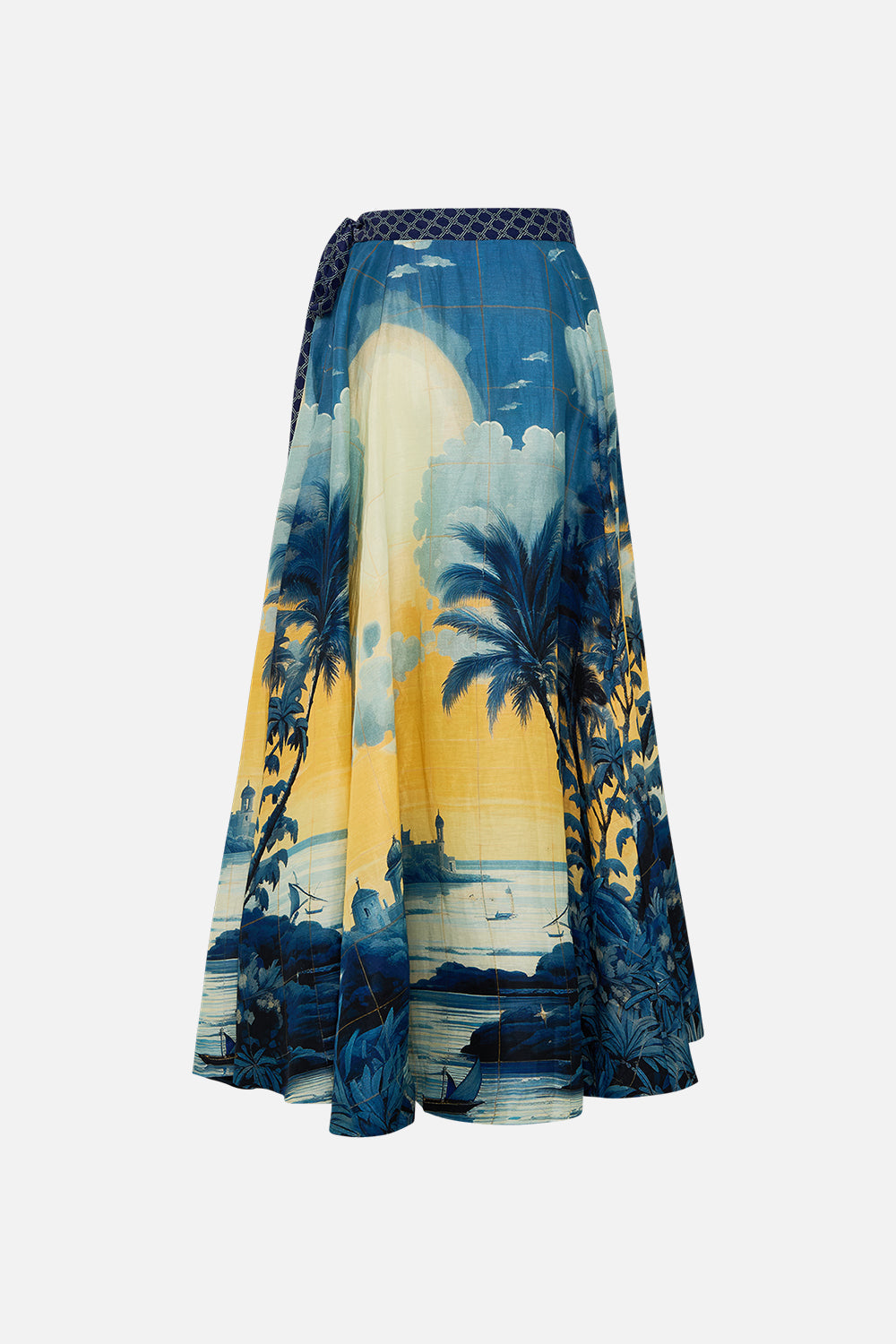 The CAMILLA DRAWSTRING BEACH BAG GARDENS OF QUELUZ in our GARDENS OF QUELUZ print.