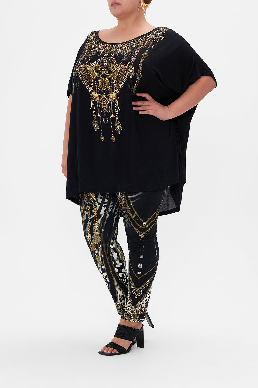 LOOSE FIT TEE - BLACK UNTAMED ROYALTY