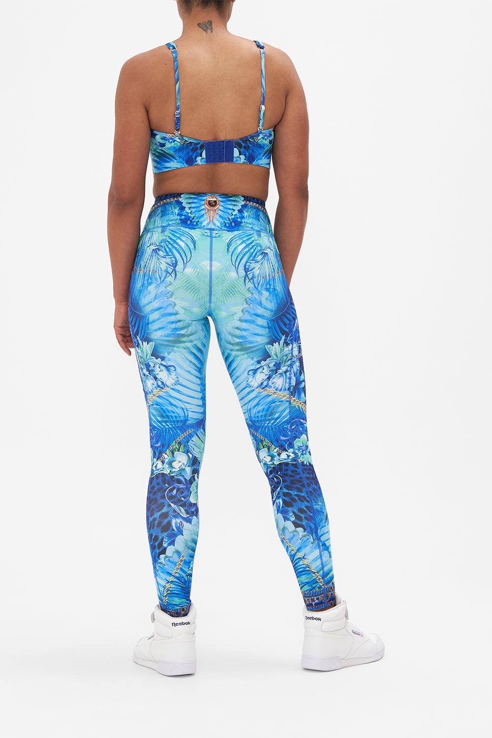 V-NECK ACTIVE CROP SONG OF THE JUNGLE