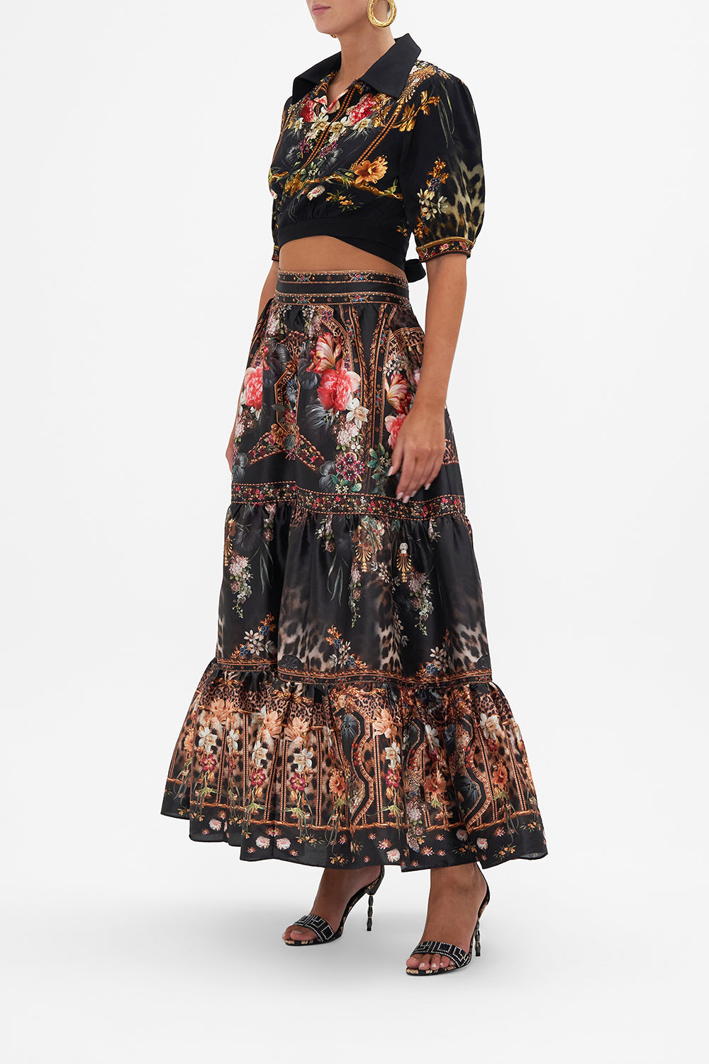 CROPPED TOP WITH TIE FRONT A NIGHT AT THE OPERA