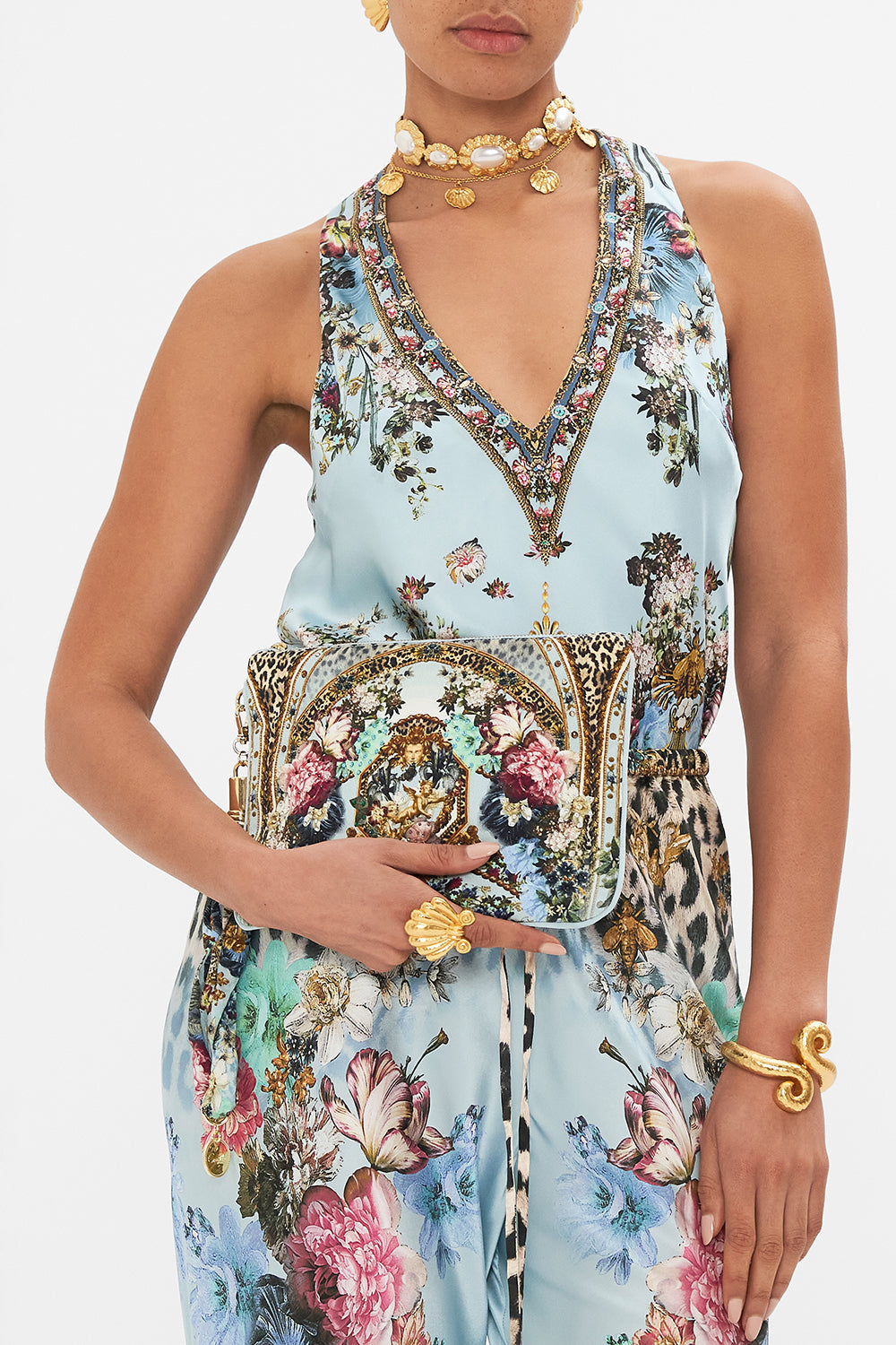 SCARF CLUTCH LETTERS TO LEO