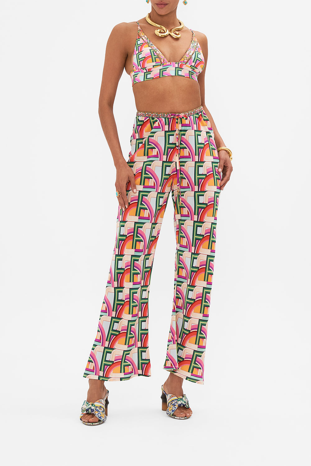 The CAMILLA CIAO CIAO SUNGLASSES LOOK UP TESORO in our  print.