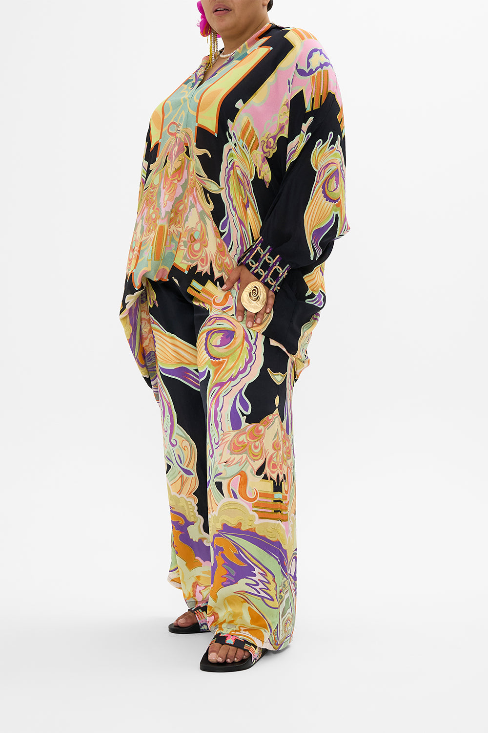 The CAMILLA LEGGINGS NOUVEAU NOIR in our NOUVEAU NOIR print.