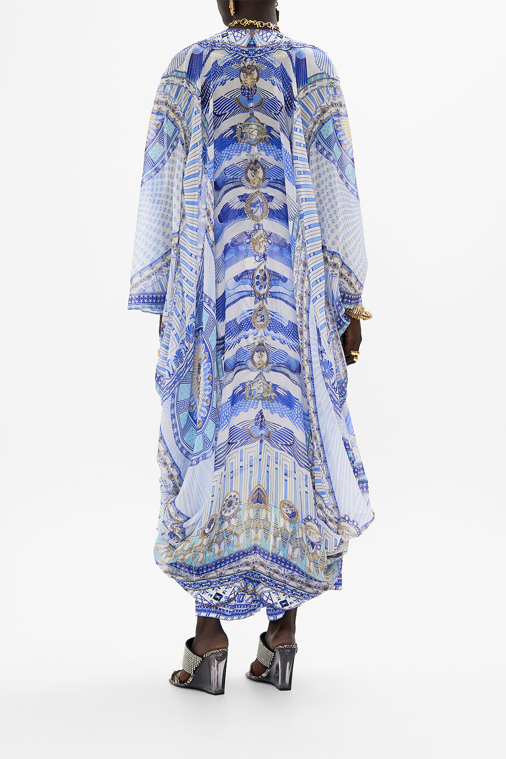 LONGE SLEEVE LONG CAPE DANCING WITH DAYLIGHT