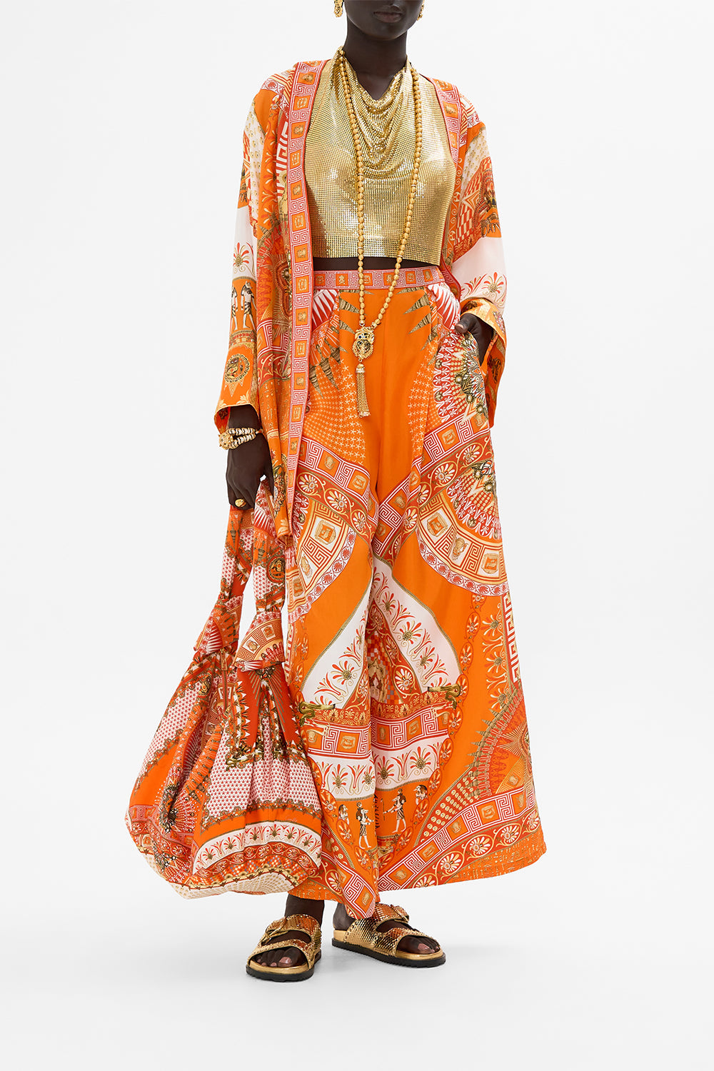 The CAMILLA DROP SHOULDER TOP LAND OF WONDER in our  print.