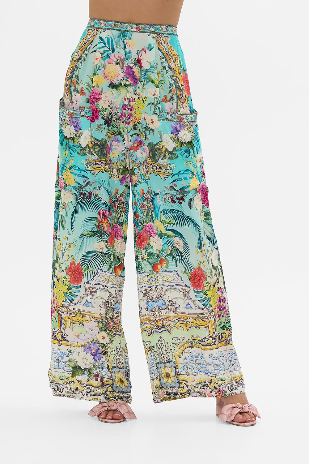The CAMILLA TIE FRONT PUFF SLEEVE TOP MONSERRATE MAGIC in our  print.