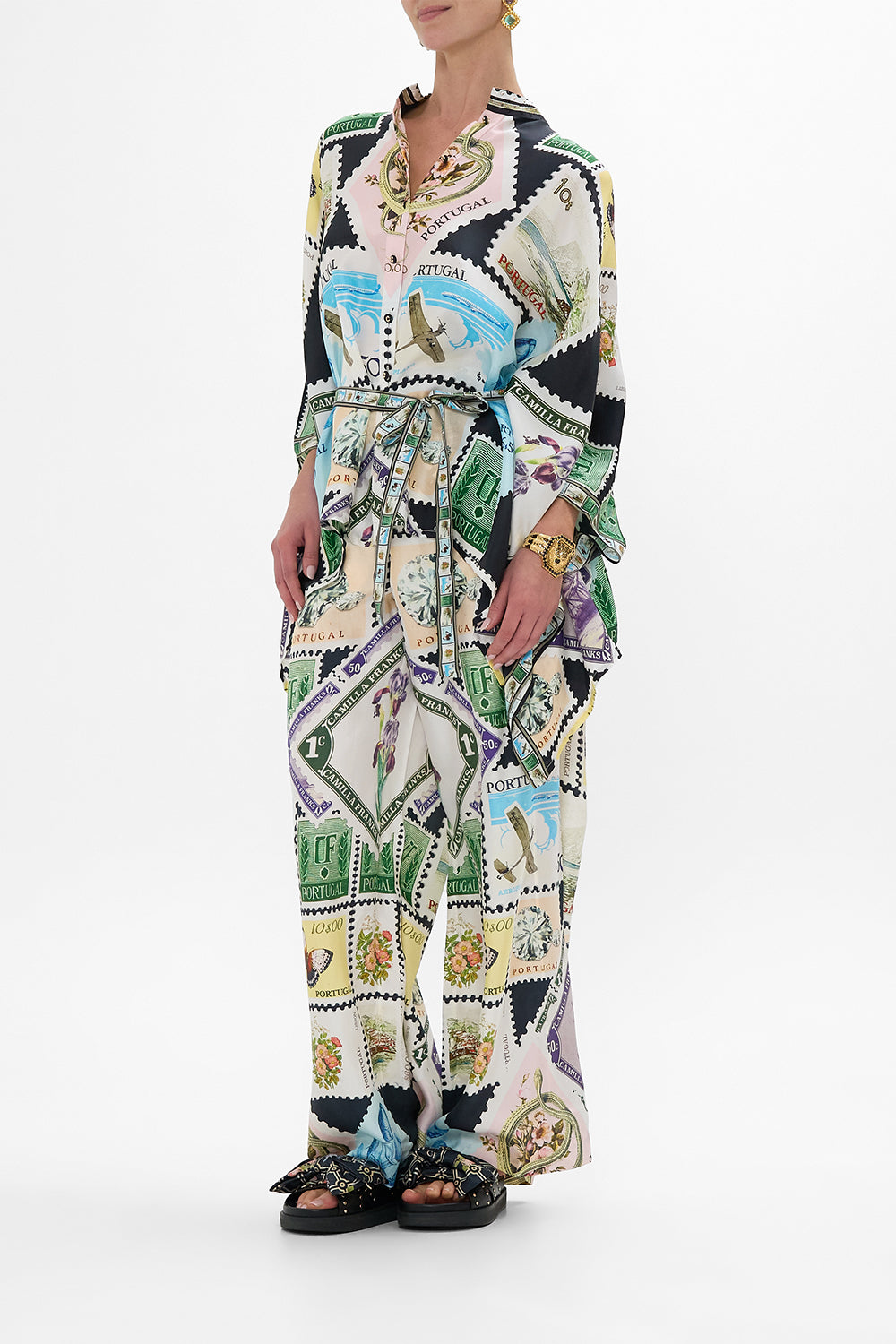 The CAMILLA BABIES LEGGINGS WITH FRILLS LISBON LULLABY in our  print.