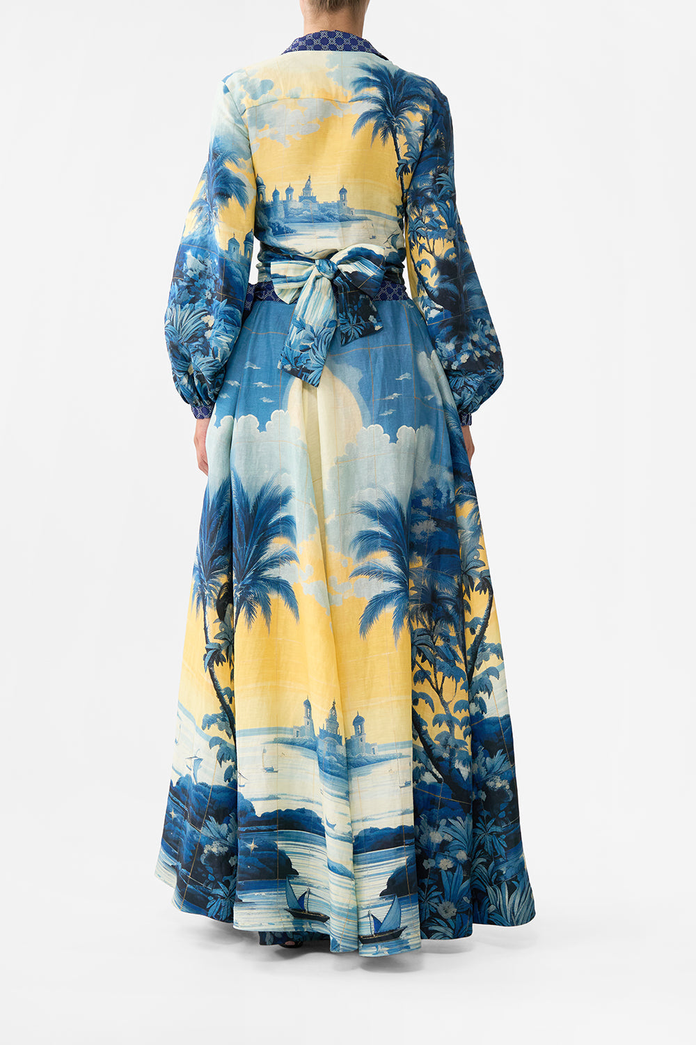 The CAMILLA DRAWSTRING BEACH BAG GARDENS OF QUELUZ in our  print.