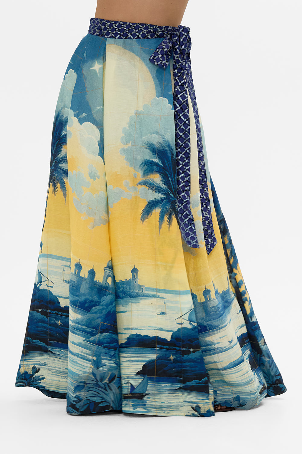 The CAMILLA WIDE BRIM BUCKET HAT GARDENS OF QUELUZ in our GARDENS OF QUELUZ print.