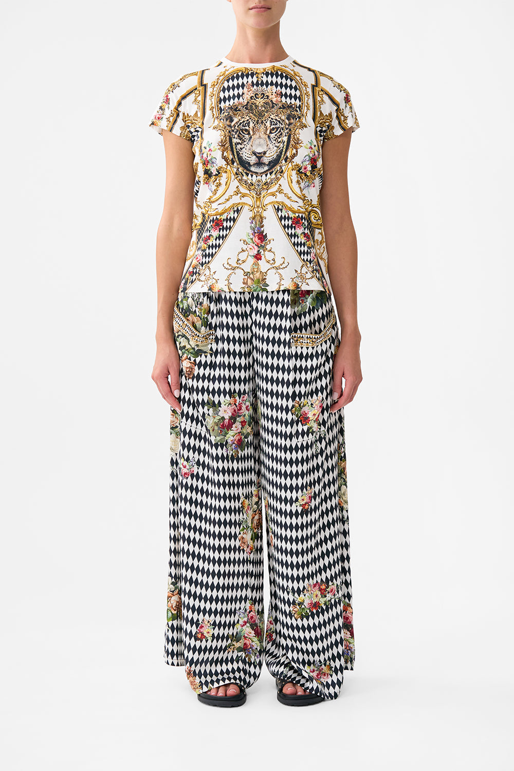 The CAMILLA CROPPED WRAP SHIRT GARDENS OF QUELUZ in our  print.