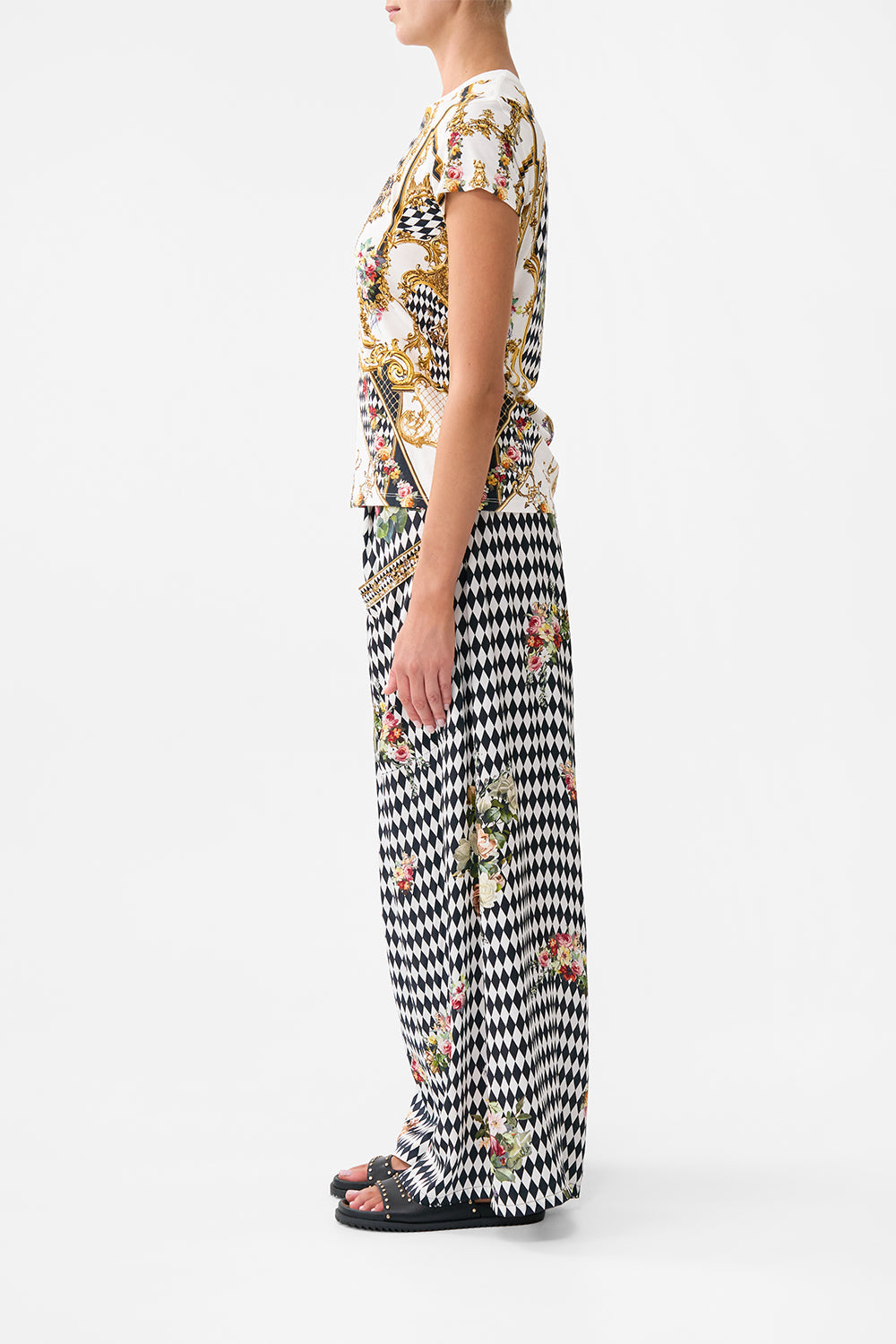 The CAMILLA CROPPED WRAP SHIRT GARDENS OF QUELUZ in our  print.
