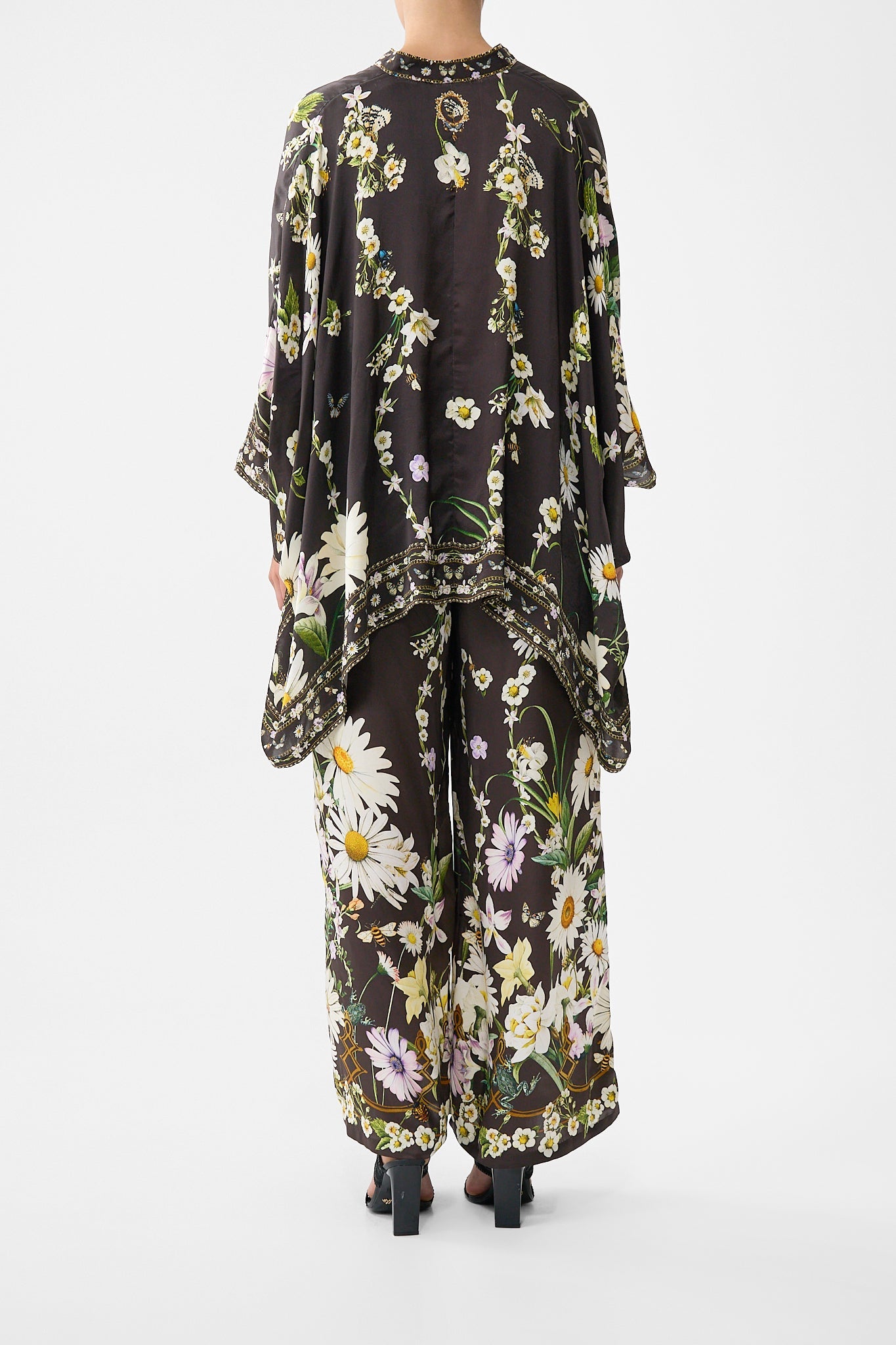 The CAMILLA WIDE LEG TROUSER WITH FRONT POCKETS SPIRIT OF SANTA MARIA in our  print.
