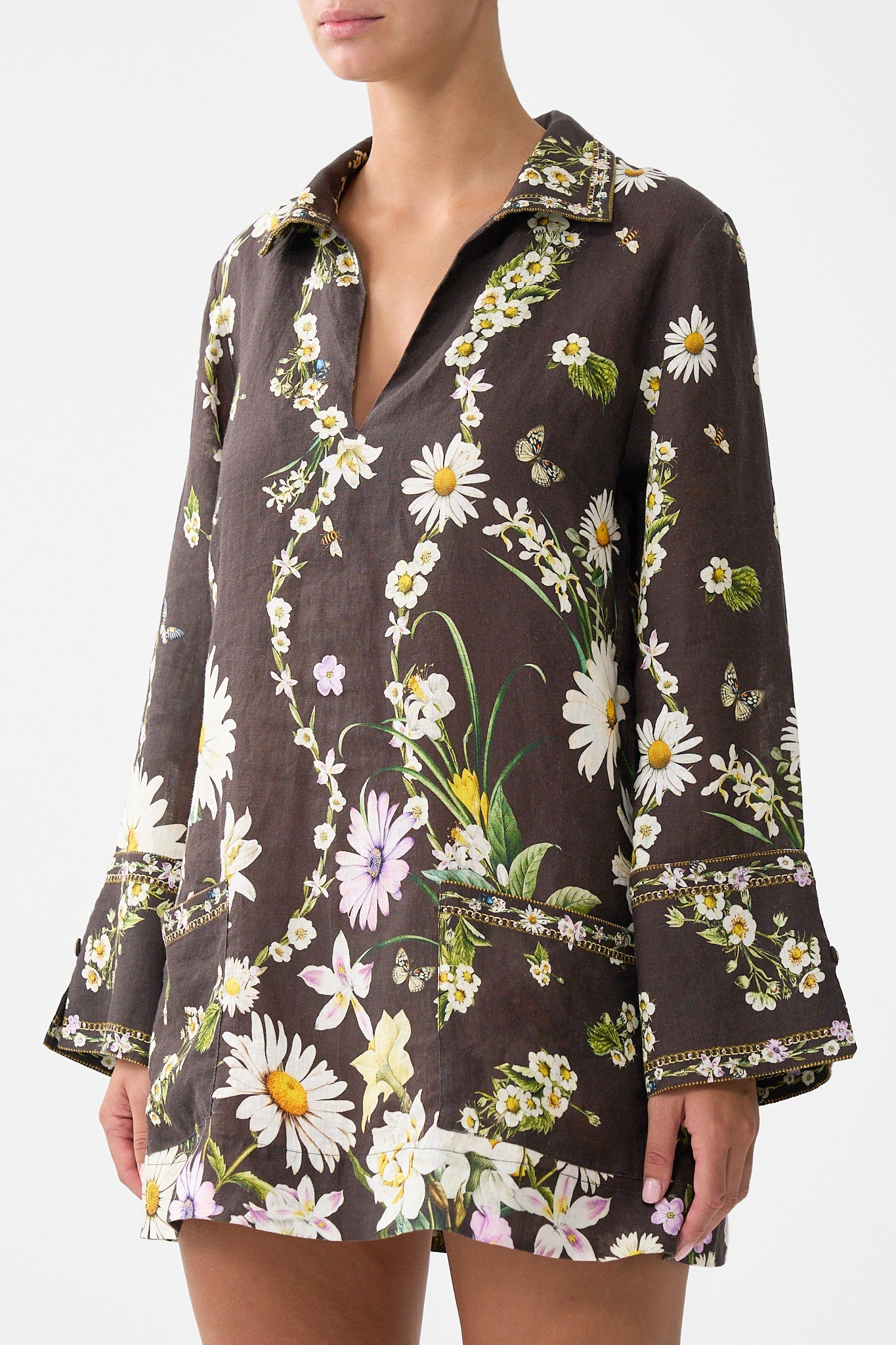 The CAMILLA MINIMAL WIDE LEG PANT ORNATE ON A PLATE in our ORNATE ON A PLATE print.