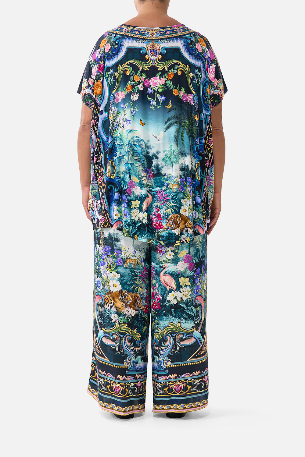 The CAMILLA LOUNGE PANT WITH ELASTIC WAIST FLOWER SHOWERS in our  print.