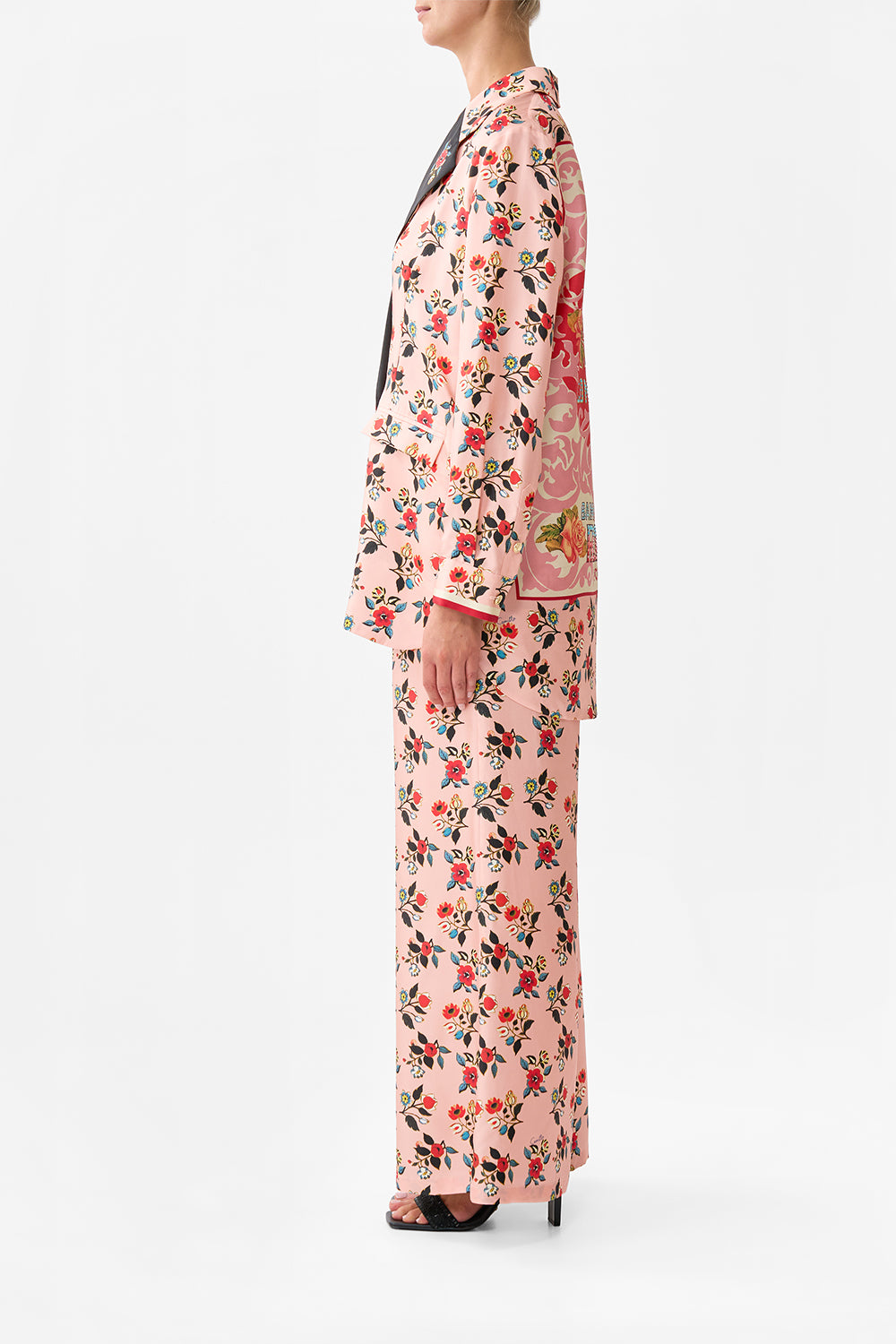 The CAMILLA WIDE STRAP SHORT SUNDRESS AROMATIC TIGER FLOWER in our AROMATIC TIGER FLOWER print.
