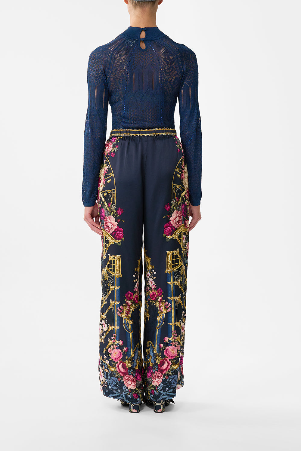 The CAMILLA CROPPED WRAP SHIRT TALES OF TOPKAPI PALACE in our  print.