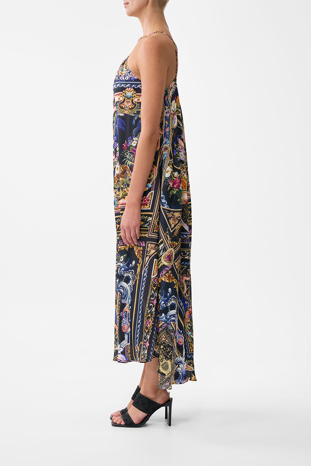 The CAMILLA SHAPED WAISTBAND DRESS WITH GATHERED SLEEVES MAJESTIC MILLA in our  print.