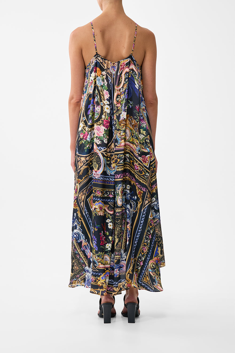 The CAMILLA SHAPED WAISTBAND DRESS WITH GATHERED SLEEVES MAJESTIC MILLA in our  print.