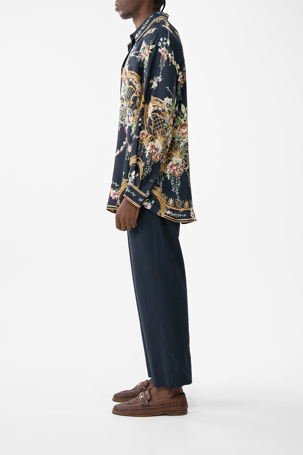The CAMILLA OVERSIZED SHIRT WITH POCKET TALES OF TOPKAPI PALACE in our  print.