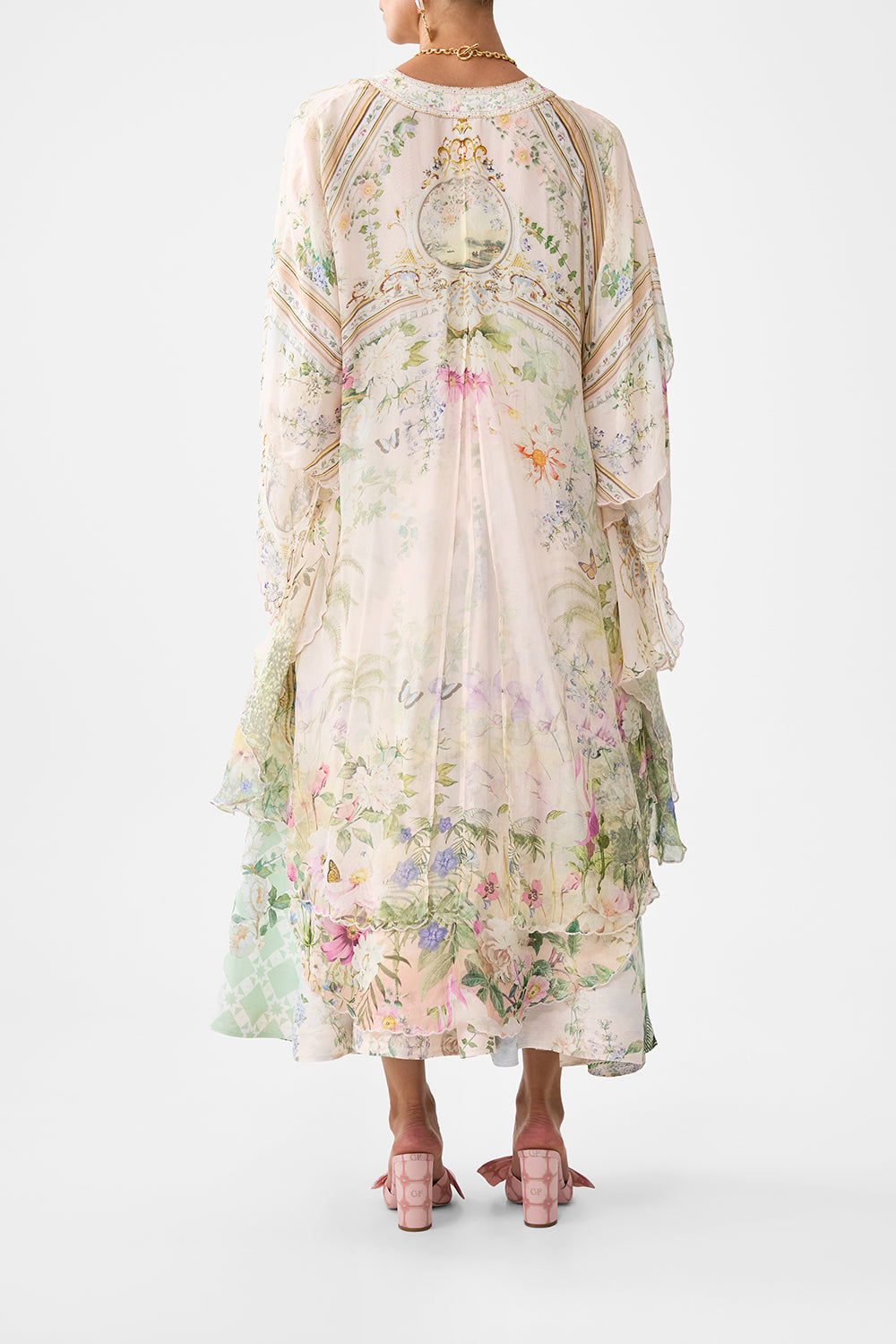 SCALLOPED EDGE LAYER PALACIO PLAYGROUND