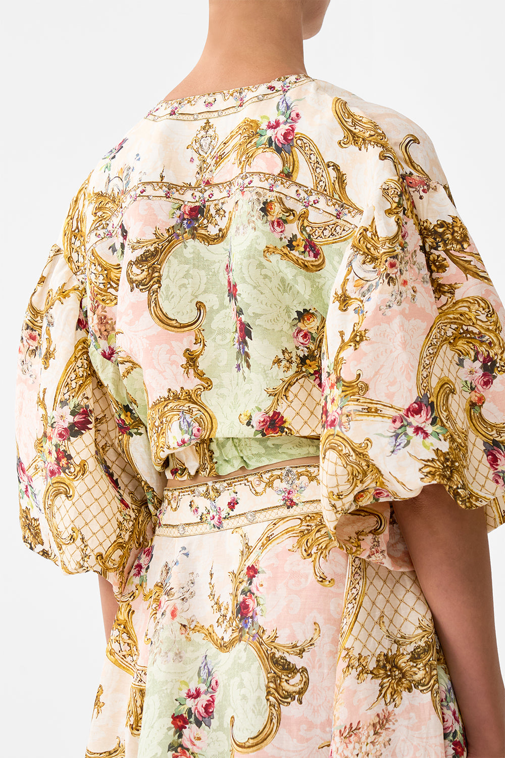 The CAMILLA V NECK KAFTAN WITH TIES SPIRIT OF SANTA MARIA in our  print.