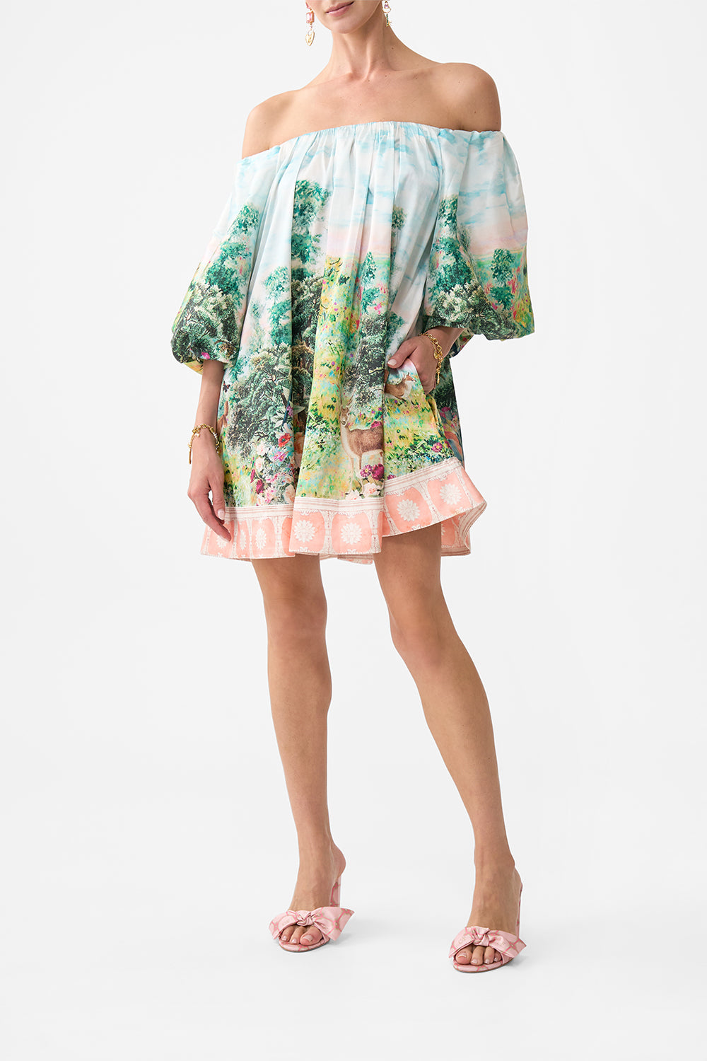 The CAMILLA LONG SLEEVE TUNIC DRESS DISH IT, DAISY in our  print.