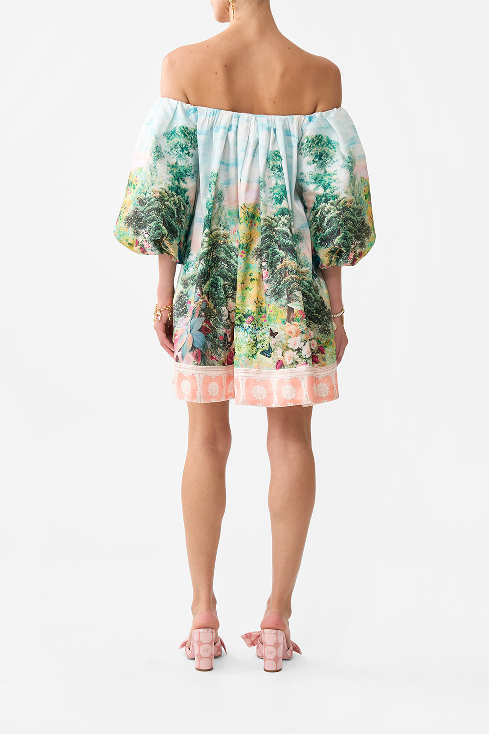 The CAMILLA LONG SLEEVE TUNIC DRESS DISH IT, DAISY in our  print.