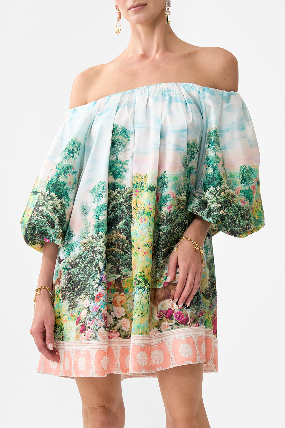 The CAMILLA LONG SLEEVE TUNIC DRESS DISH IT, DAISY in our  print.
