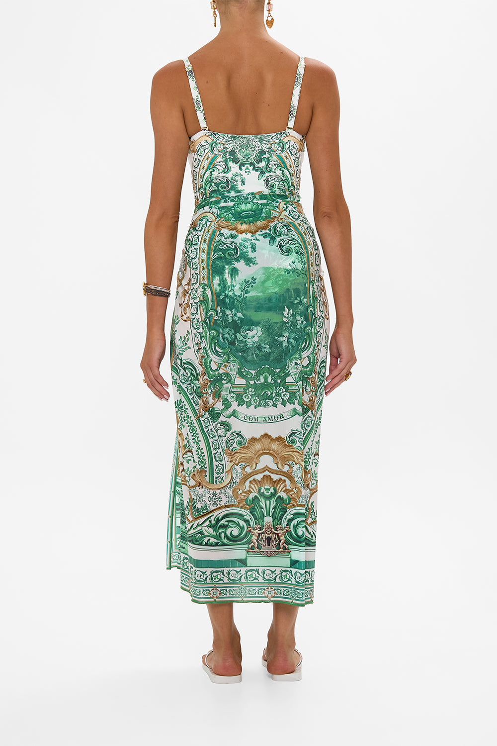 LONG SARONG CORRIDOR OF CALM