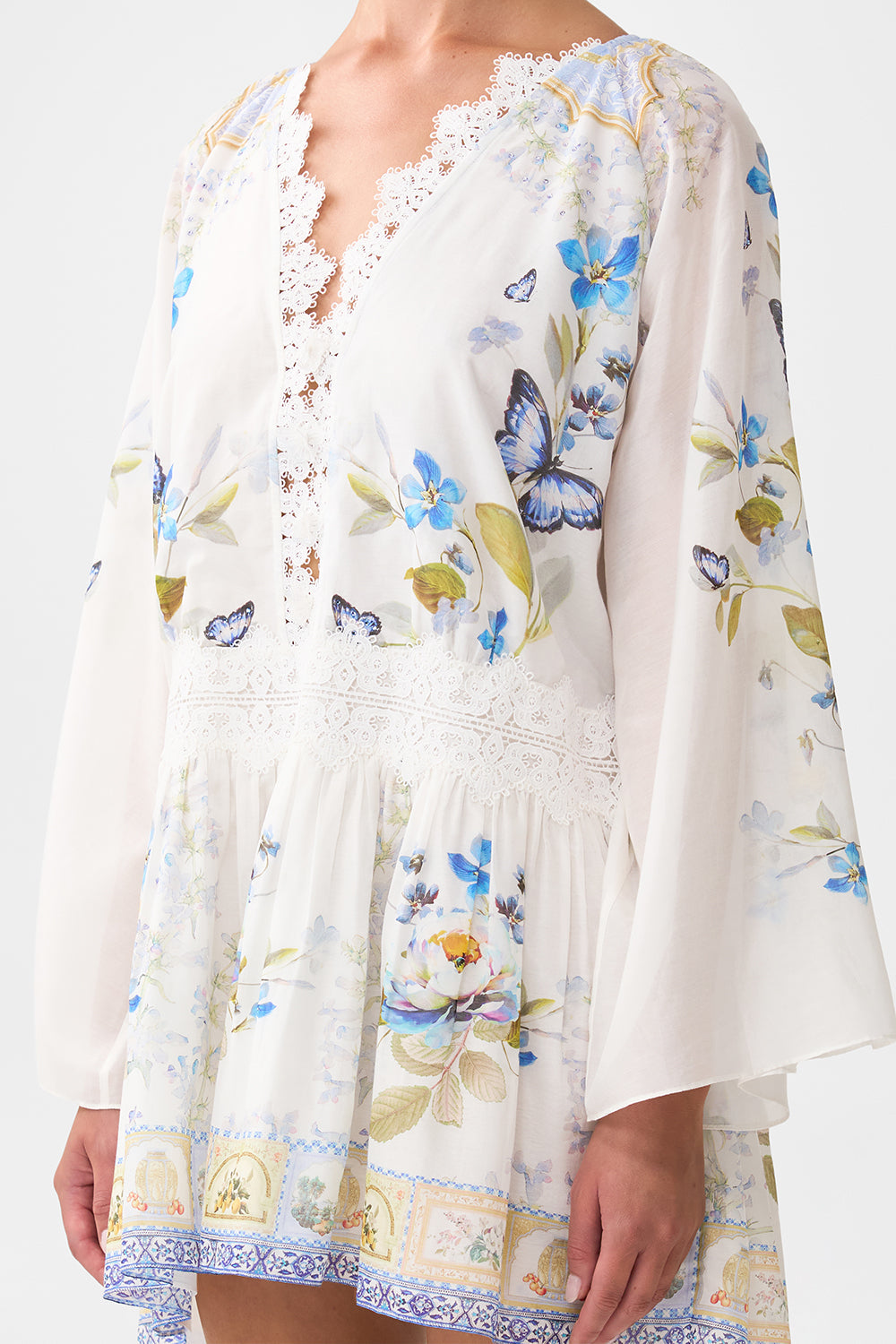 The CAMILLA SHORT SLEEVE SILK SHIRT WITH KNIT SLEEVE MY LUCKY STARS in our  print.