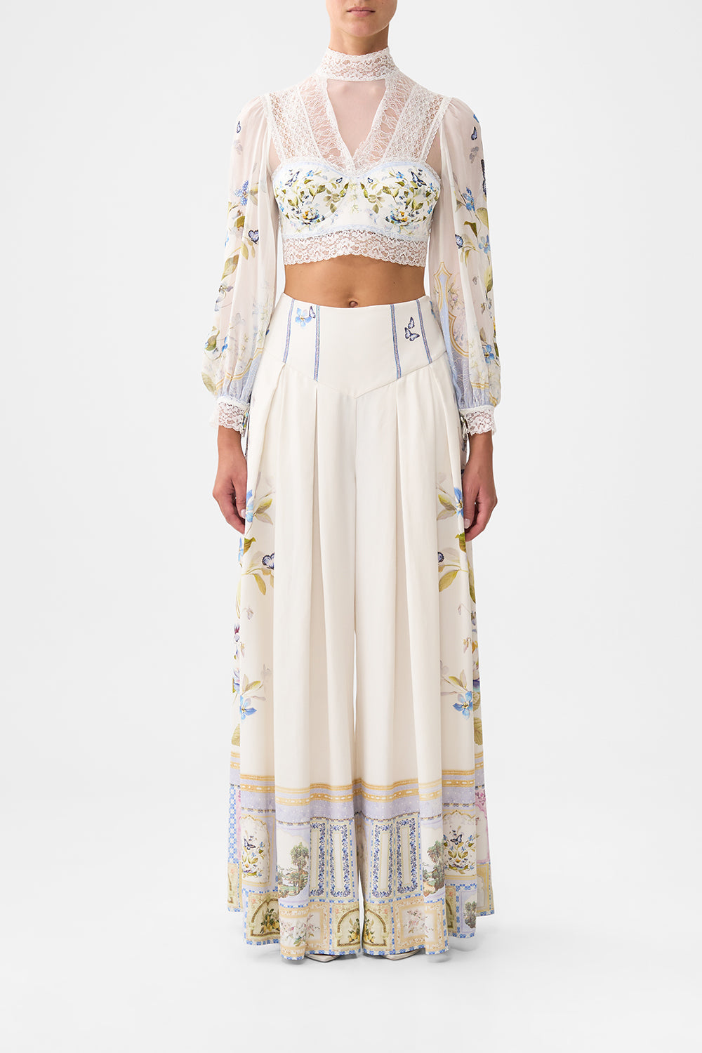 The CAMILLA LONG SLEEVE OVERSIZED SHIRT TALES OF TOPKAPI PALACE in our  print.
