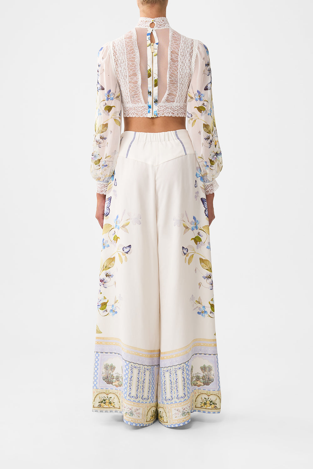 The CAMILLA LONG SLEEVE OVERSIZED SHIRT TALES OF TOPKAPI PALACE in our  print.