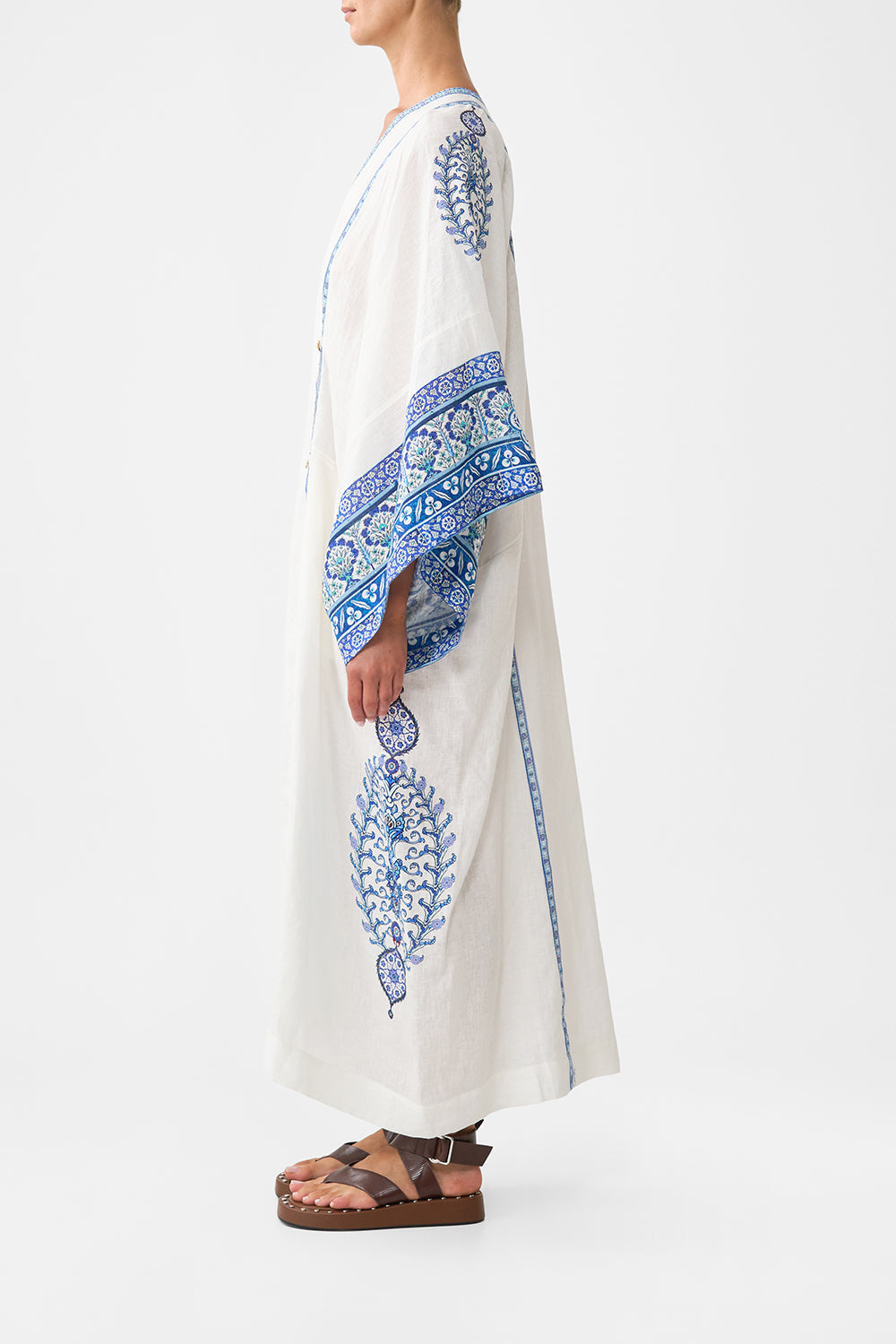 The CAMILLA HOODIE WITH SIDE POCKETS NOTES FROM THE ROAD in our NOTES FROM THE ROAD print.