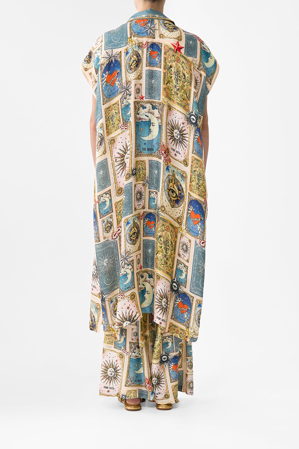The CAMILLA V NECK BATWING KAFTAN OTTOMAN DYNASTY in our  print.
