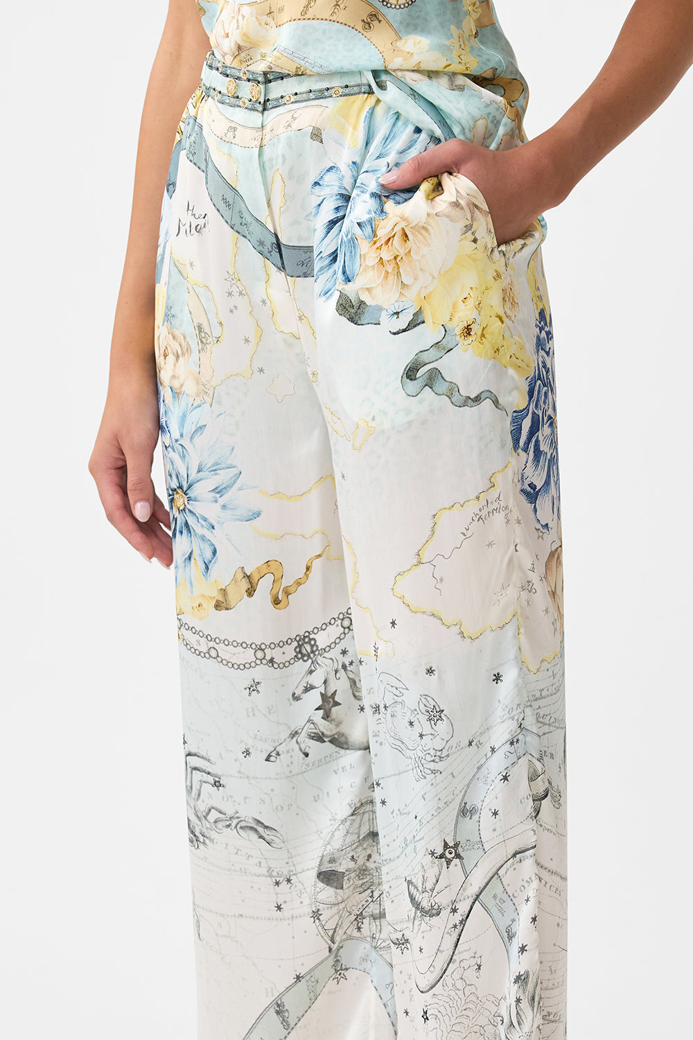 The CAMILLA BAGGY LONG WALK SHORT WITH ELASTIC WAIST HOUSE OF HOROSCOPES in our  print.