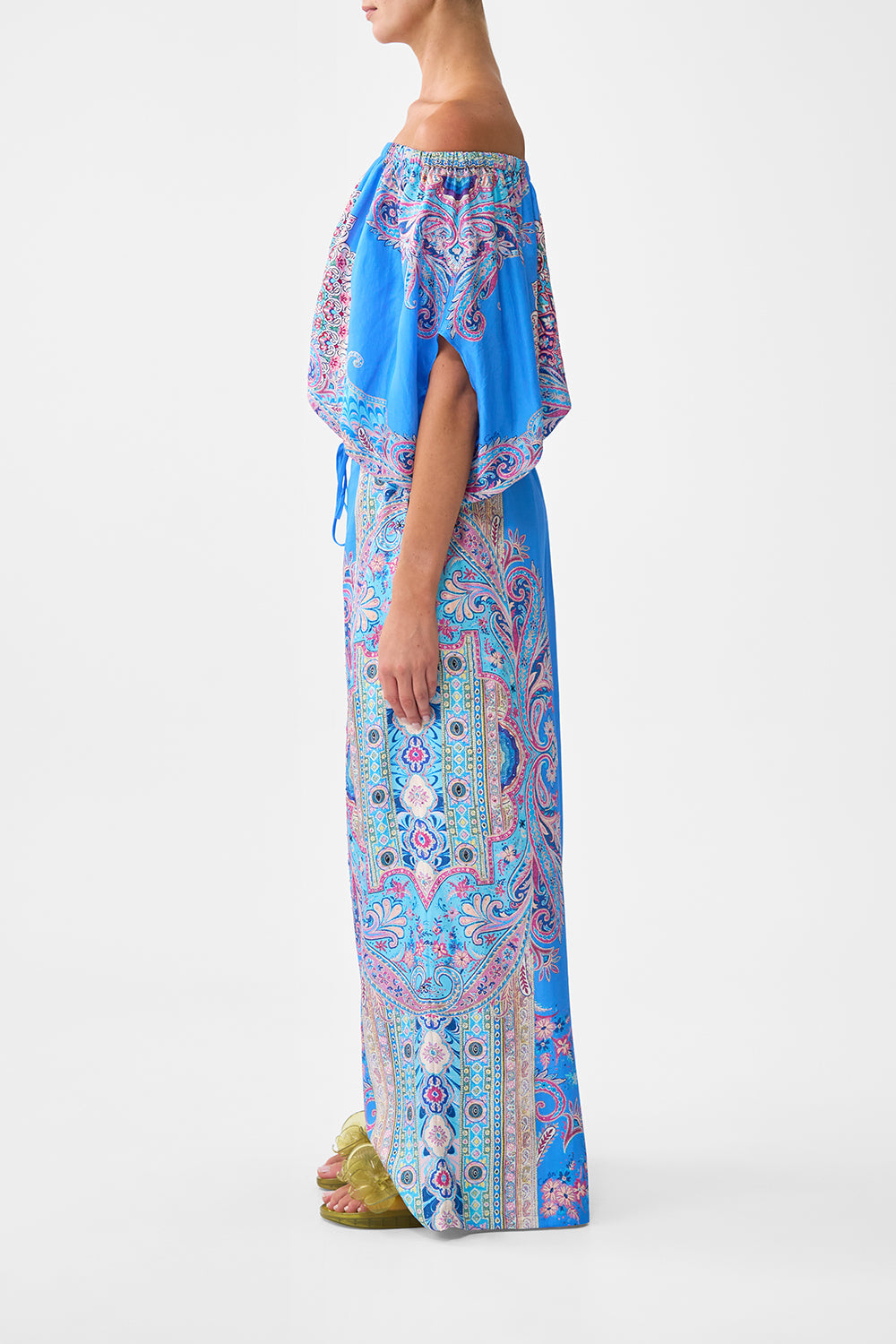 The CAMILLA CROPPED RELAXED SHIRT A CERAMIC GARDEN in our  print.