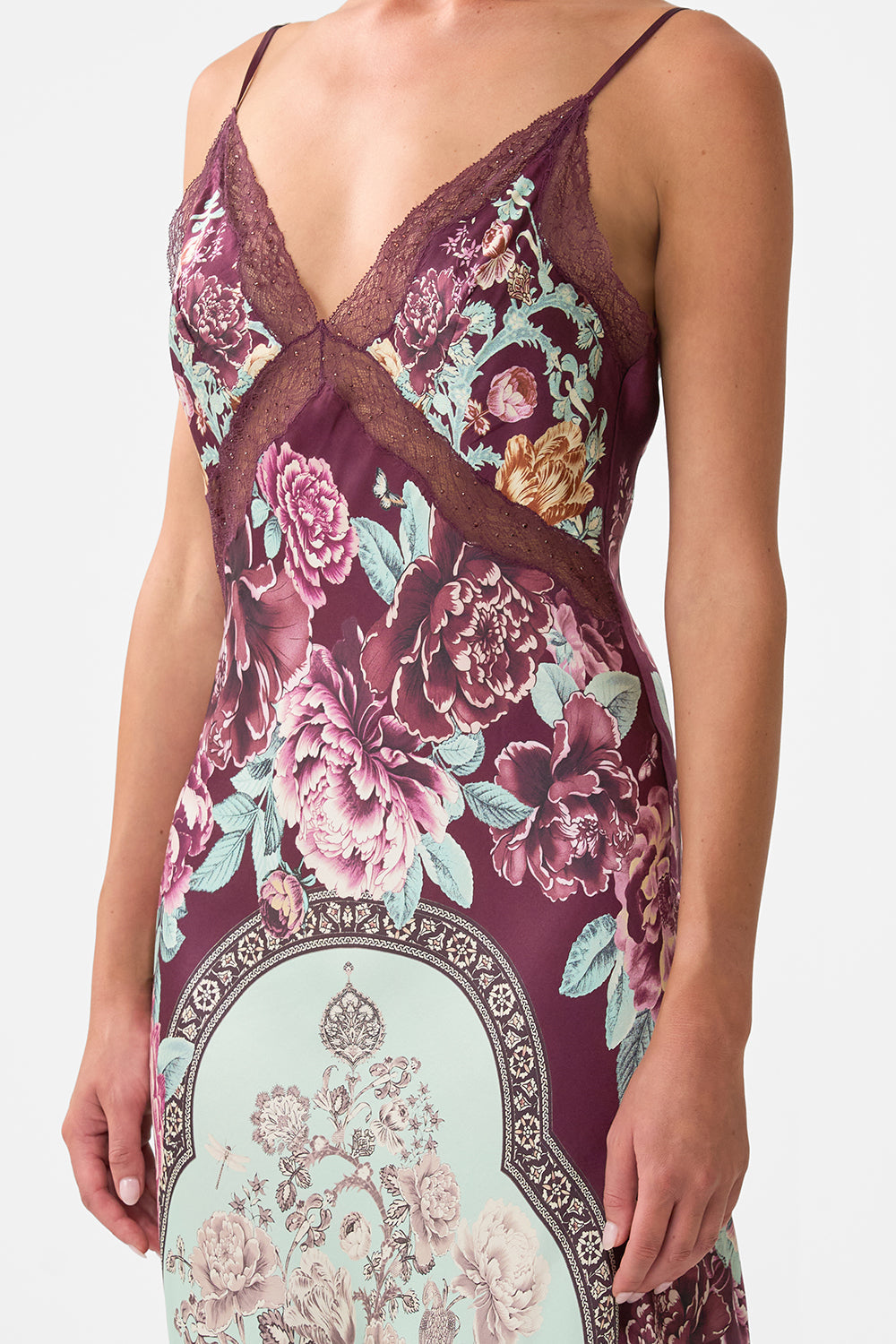 The CAMILLA WOVEN TWIST HEADBAND TOPKAPI POP in our  print.